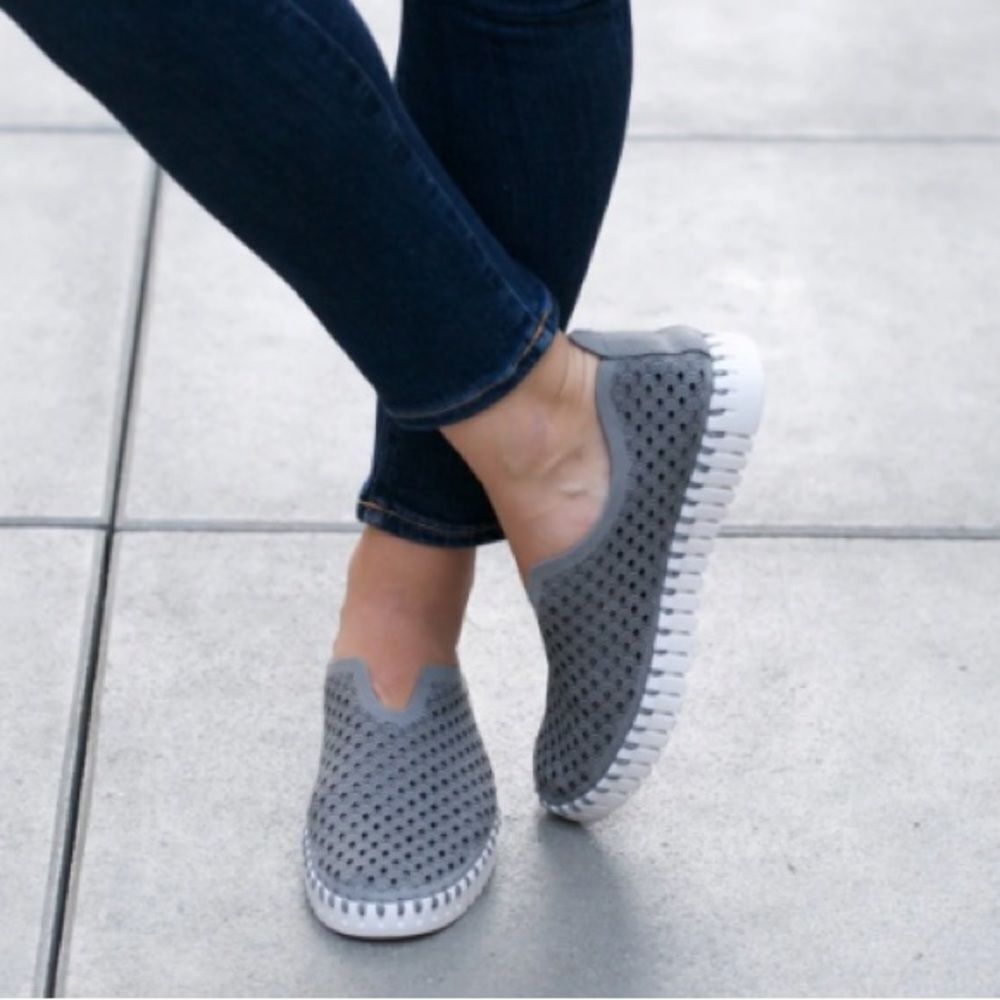 Ilse Jacobsen Tulip Slip-on Shoes Size 39/8,5-9